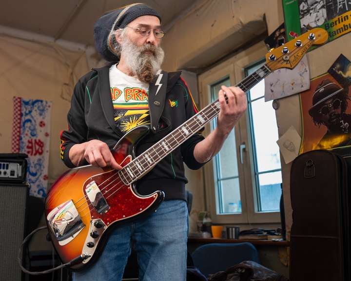 Bongo René (Fender Jazz Bass)